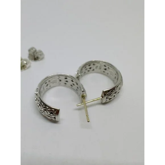 John Hardy $1350Diamond Carved Chain Pave Medium Hoop Earrings 18kt Post .50CT